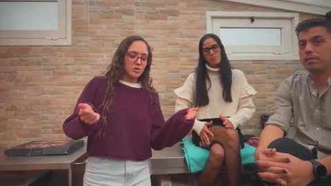 ANDREA STEPH  MIKE online show from 10/10/25, 08:46