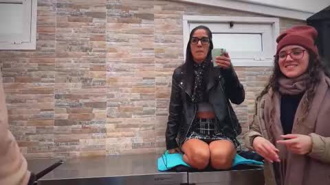 ANDREA STEPH  MIKE online show from 11/12/25, 10:26