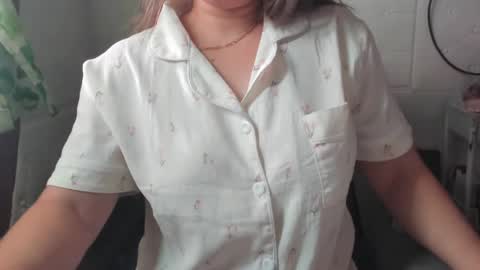 Snapshot of naughtymhavz chatting on 06/15/26, 11:18 marvie mhavz online show from 06/15/26, 11:18
