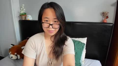 Snapshot of naughtynerdygirl chatting on 02/20/26, 02:39 Gigi Chu online show from 02/20/26, 02:39