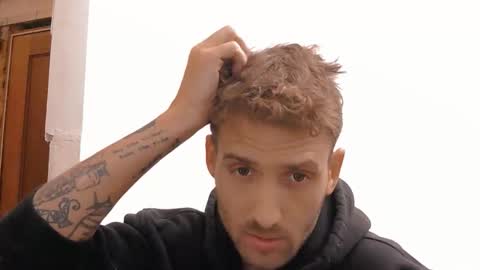 Snapshot of naughtynortherners chatting on 11/26/25, 08:26 Nick online show from 11/26/25, 08:26