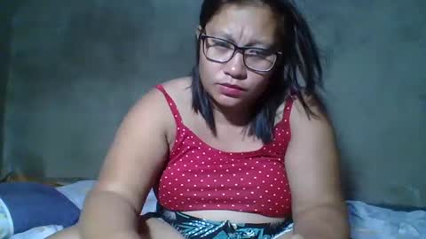 Snapshot of naughtypinay08 chatting on 04/24/26, 02:08 juls online show from 04/24/26, 02:08