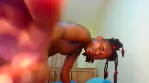 naughtyqueen12 online show from 10/17/25, 01:42