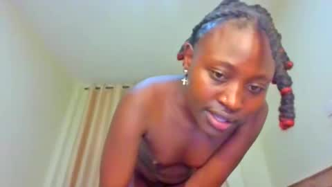 naughtyqueen12 online show from 10/22/25, 05:02