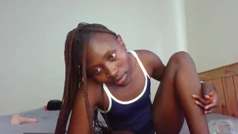 naughtyqueen12 online show from 12/16/25, 06:40