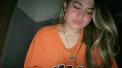Snapshot of naughtyrosecum chatting on 05/11/26, 04:04 Rose Wilson online show from 05/11/26, 04:04