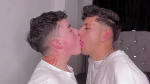 Snapshot of naughtysalomon chatting on 02/15/26, 01:13 Salomon and Andy online show from 02/15/26, 01:13