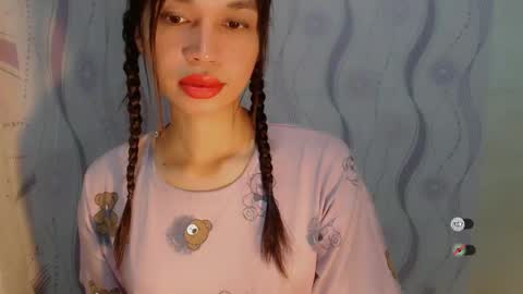 Snapshot of naughtysunshinepinay chatting on 04/27/26, 06:06 Celine online show from 04/27/26, 06:06