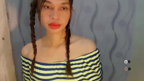 Snapshot of naughtysunshinepinay chatting on 05/01/26, 12:04 Celine online show from 05/01/26, 12:04