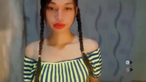Snapshot of naughtysunshinepinay chatting on 05/20/26, 05:19 Celine online show from 05/20/26, 05:19