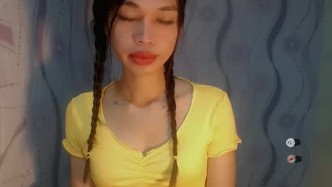 Snapshot of naughtysunshinepinay chatting on 05/27/26, 10:29 Celine online show from 05/27/26, 10:29
