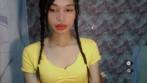Snapshot of naughtysunshinepinay chatting on 06/05/26, 12:50 Celine online show from 06/05/26, 12:50