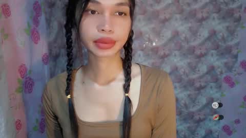 Snapshot of naughtysunshinepinay chatting on 06/09/26, 05:52 Celine online show from 06/09/26, 05:52
