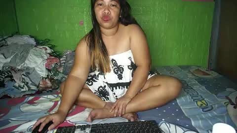 Snapshot of naughtyvina4u chatting on 02/25/25, 05:36 VI NA online show from 02/25/25, 05:36