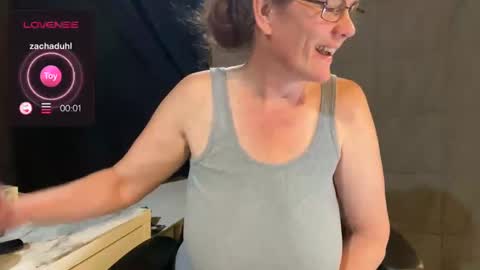 Snapshot of naughtywifenxtdoor chatting on 10/05/25, 01:53 Naughty Wife Next Dor online show from 10/05/25, 01:53