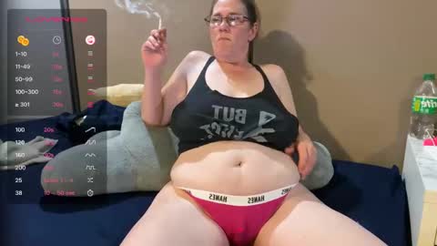 Snapshot of naughtywifenxtdoor chatting on 10/07/25, 12:19 Naughty Wife Next Dor online show from 10/07/25, 12:19