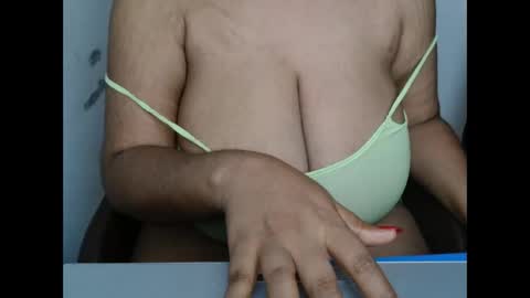 Snapshot of naughtyxpussyx chatting on 11/26/25, 08:15 naughtyxpussyx online show from 11/26/25, 08:15