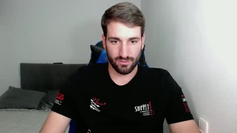 Snapshot of naugthy18boy chatting on 01/28/25, 07:53 Nico online show from 01/28/25, 07:53