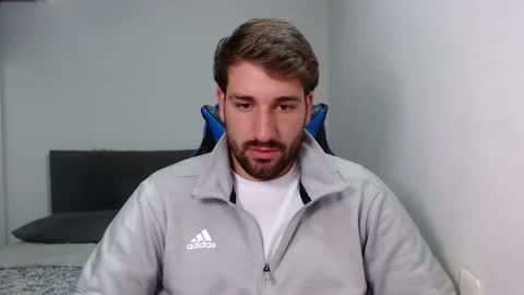 Snapshot of naugthy18boy chatting on 09/29/25, 07:51 Nico online show from 09/29/25, 07:51