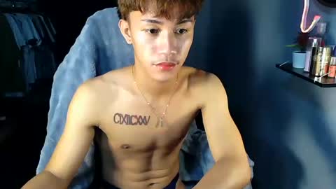 Snapshot of naugthyboyloy chatting on 06/07/26, 02:43 Loy online show from 06/07/26, 02:43