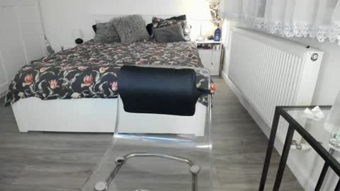 KimBeee online show from 02/08/25, 10:07