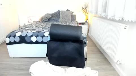 KimBeee online show from 02/20/25, 06:28