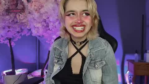 Navier  online show from 10/24/25, 09:11