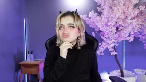 Navier  online show from 11/11/25, 08:42