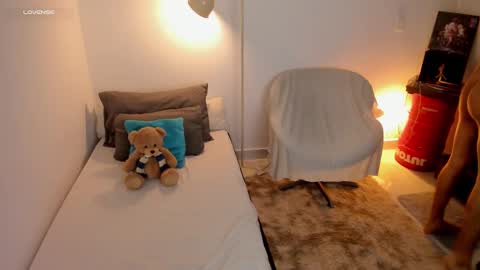 Snapshot of naxttan chatting on 09/13/25, 03:06 Natan online show from 09/13/25, 03:06