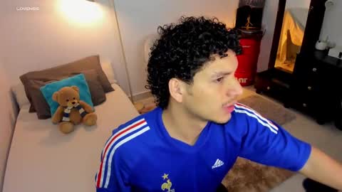 Snapshot of naxttan chatting on 09/15/25, 04:01 Natan online show from 09/15/25, 04:01