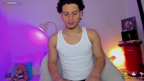 Snapshot of naxttan chatting on 09/29/25, 04:06 Natan online show from 09/29/25, 04:06