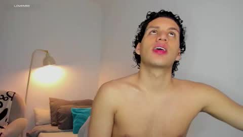 Snapshot of naxttan chatting on 10/27/25, 08:07 Natan online show from 10/27/25, 08:07