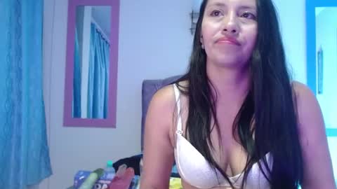 naya_10 online show from 07/14/26, 08:36