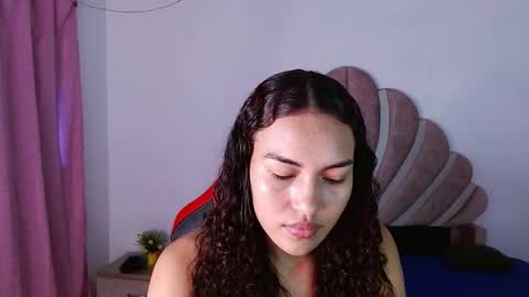 naya_fox1 online show from 02/10/26, 05:50