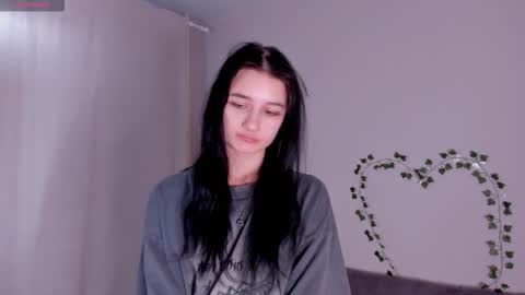 Snapshot of naya_mirel chatting on 02/25/26, 08:02 Kira online show from 02/25/26, 08:02