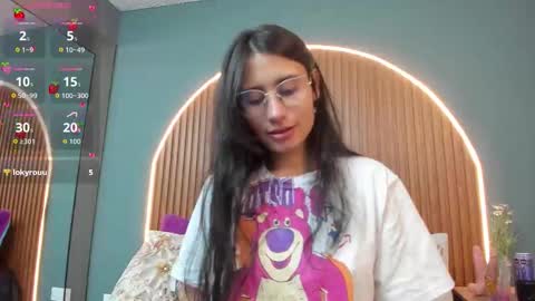 Naye  online show from 09/19/25, 03:52