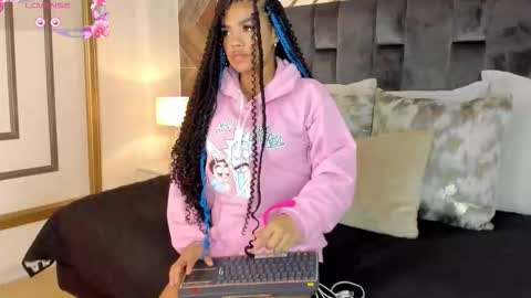    online show from 10/06/25, 11:40