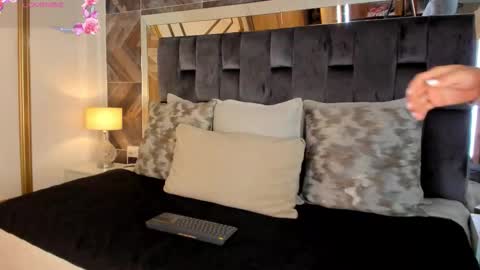    online show from 11/01/25, 01:24