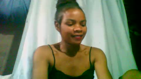 Snapshot of naylah313 chatting on 02/18/26, 03:57 Nayla online show from 02/18/26, 03:57