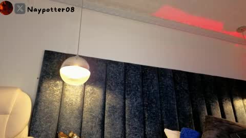 Snapshot of naylapot_ chatting on 05/10/26, 11:37 Juli online show from 05/10/26, 11:37