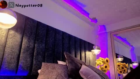 Snapshot of naylapot_ chatting on 05/29/26, 02:59 Juli online show from 05/29/26, 02:59