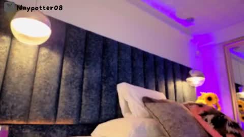 Snapshot of naylapot_ chatting on 06/18/26, 11:36 Juli online show from 06/18/26, 11:36