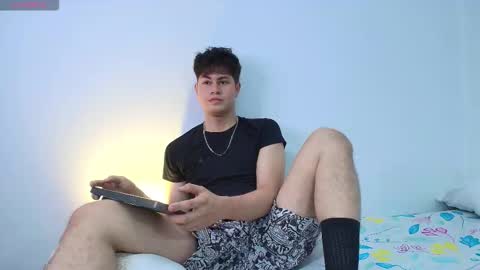 Snapshot of nayton_and_lex chatting on 12/22/25, 03:47 Naytoon online show from 12/22/25, 03:47