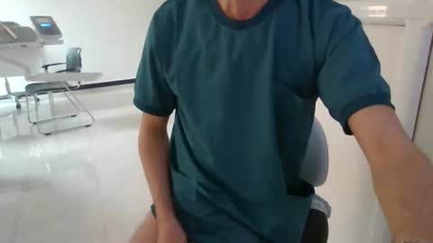 Snapshot of nazthebeast chatting on 04/07/26, 05:13 Naz online show from 04/07/26, 05:13
