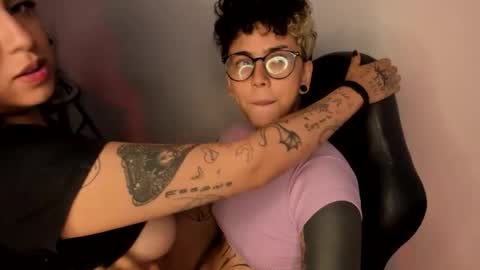 Snapshot of nazzz10 chatting on 11/28/25, 05:15 nazzz10 online show from 11/28/25, 05:15