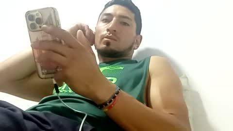 Snapshot of ndavidandcata chatting on 08/03/26, 01:05 ndavidandcata online show from 08/03/26, 01:05