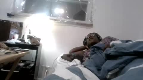 necolejordan08 online show from 10/28/25, 08:07