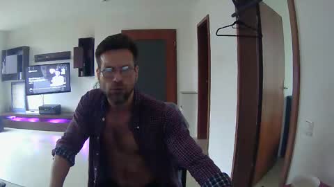 Sebastian online show from 11/08/25, 07:19