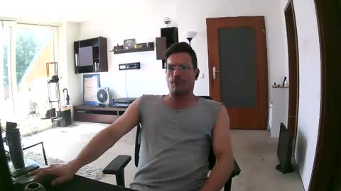 Snapshot of needfullthx chatting on 05/26/26, 11:39 Sebastian online show from 05/26/26, 11:39