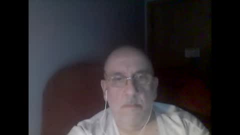 Snapshot of needlesslove chatting on 01/12/25, 01:11 Tom online show from 01/12/25, 01:11
